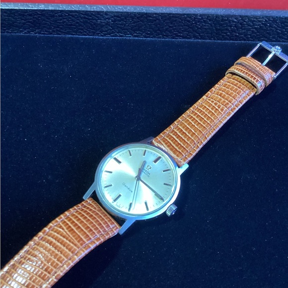 Omega Genève Automatic Ref. 165.070 Cal. 552 - Picture 3 of 7